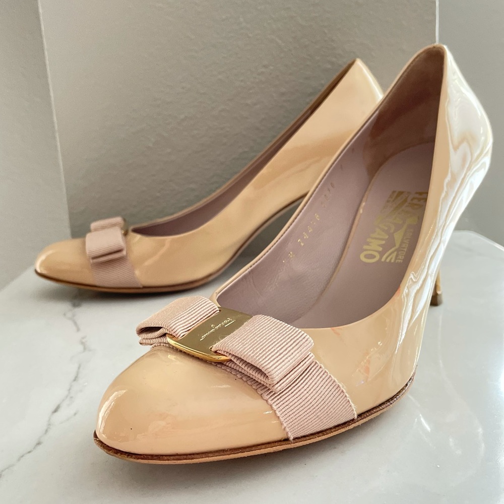 Salvatore Ferragamo Nude Patent Leather heels Sz 9